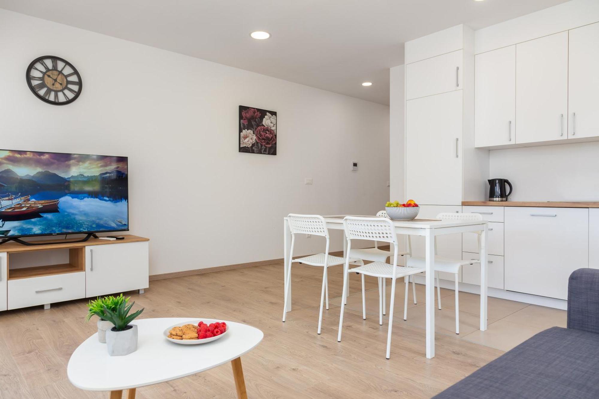 Apartman Il Mar - New With Garage Makarska