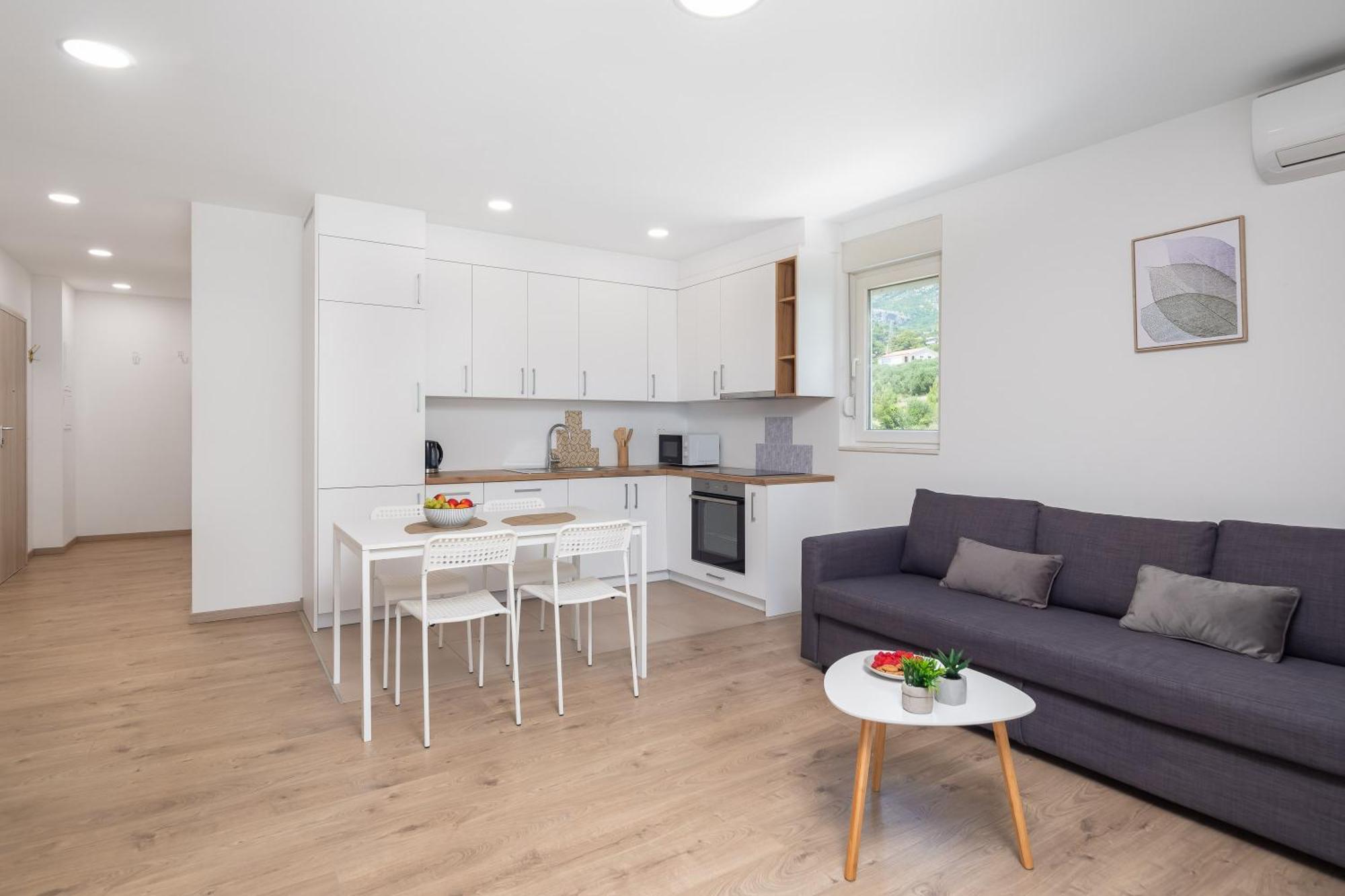 Apartman Il Mar - New With Garage Makarska