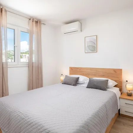 Il Mar - New Apartments With Garage Makarska Exterior photo
