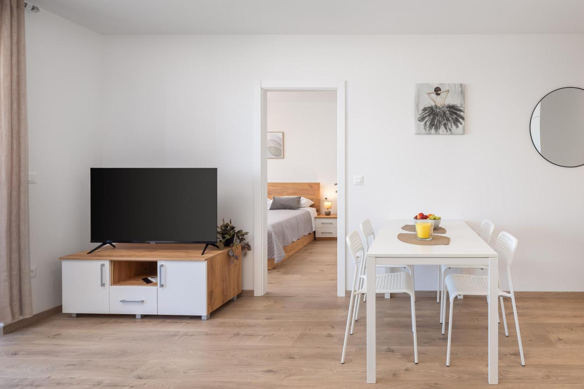 Il Mar - New With Garage Apartment Makarska